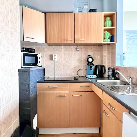 Seaside Cosy Retreat For Two דירה