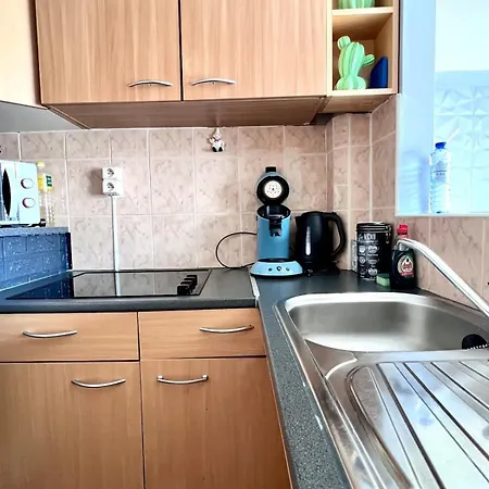 Seaside Cosy Retreat For Two דירה